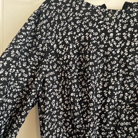 Plus Size Drawstring Knot Ruched RuffleHem Ditsy- 1XL - Picture 4 of 5